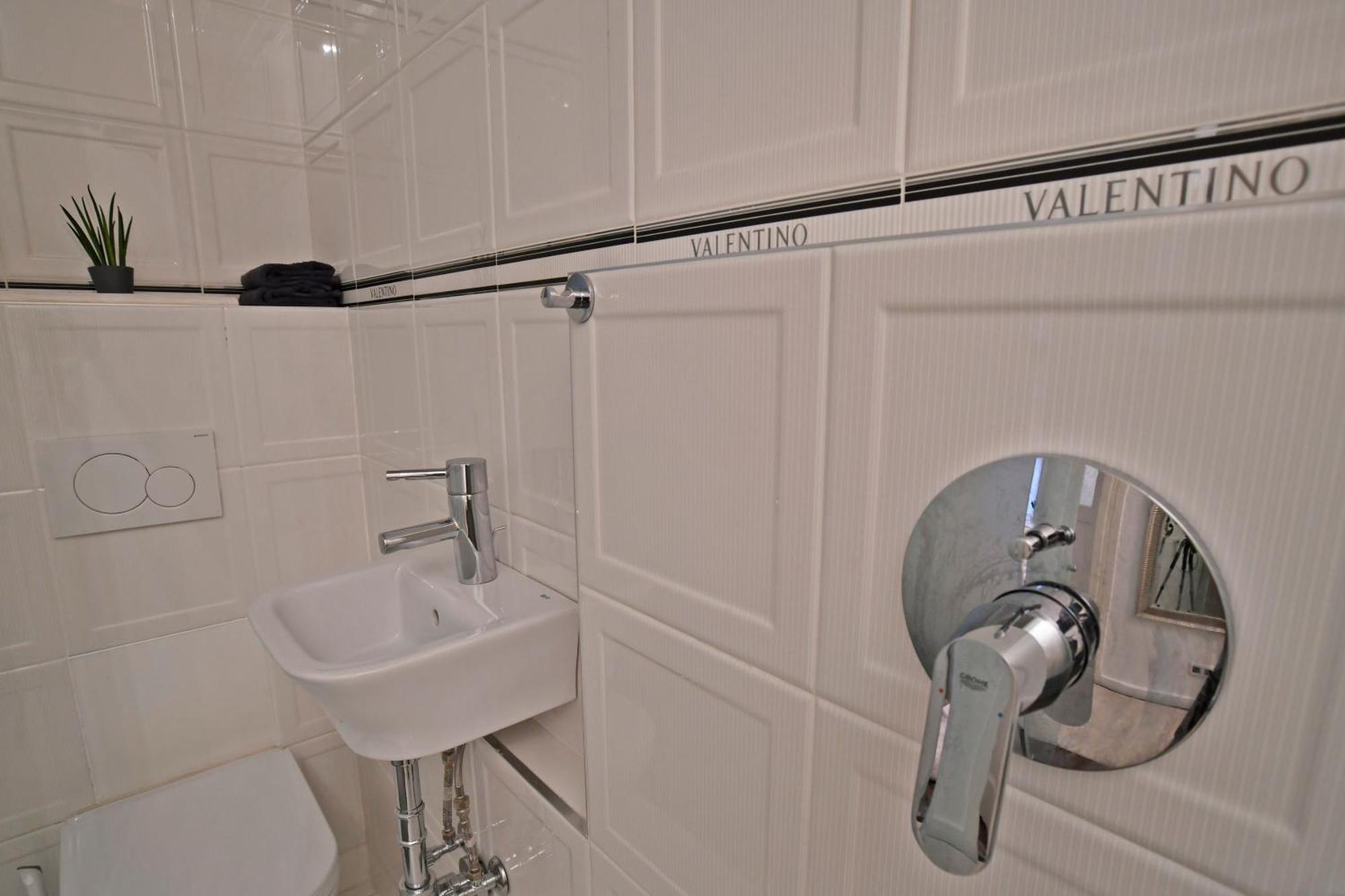 Luxuryflat Near Centre On118 Sqm, 3Br,2Bth,8Bed,Ac Apartment Budapest Bagian luar foto