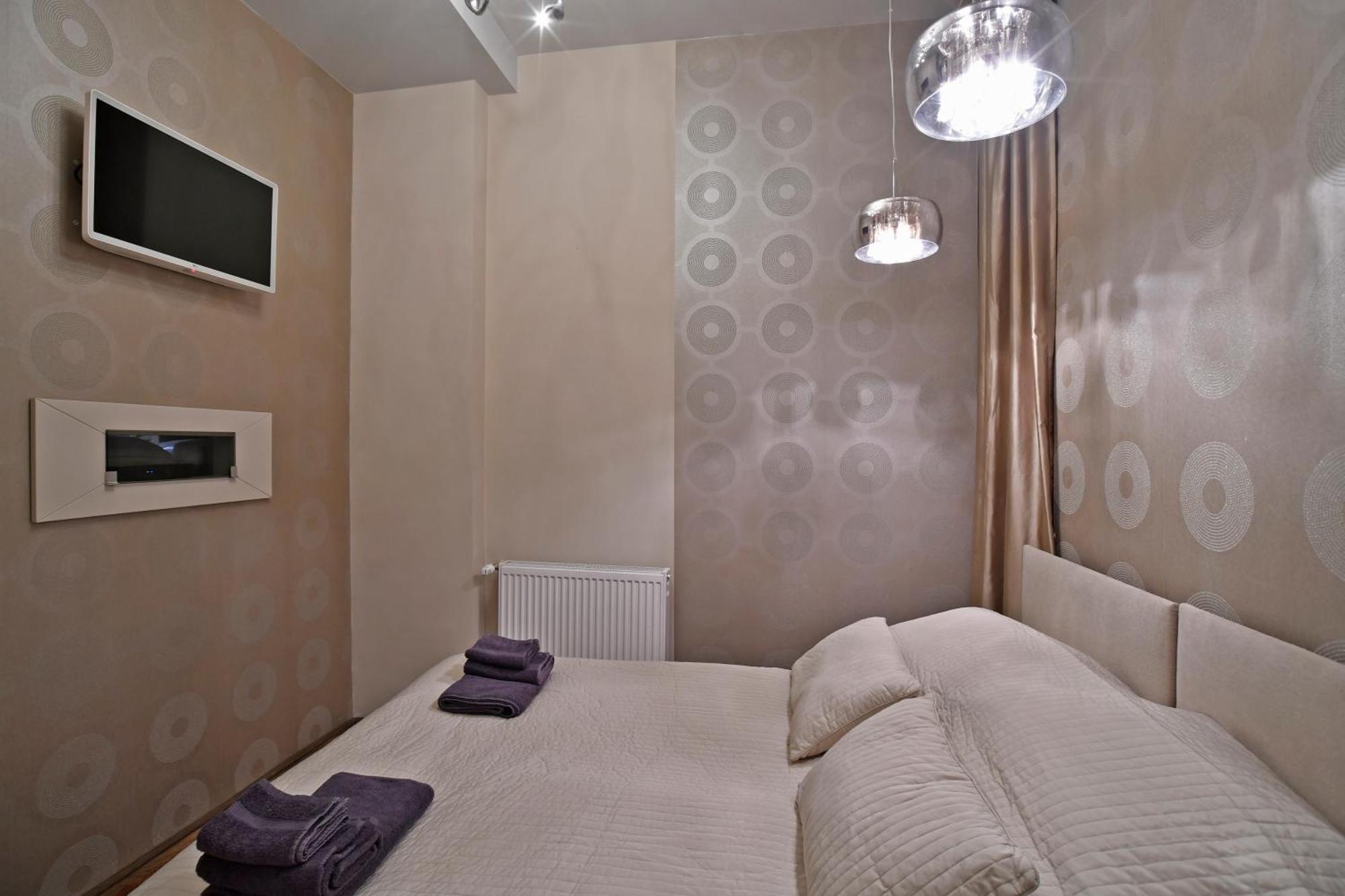 Luxuryflat Near Centre On118 Sqm, 3Br,2Bth,8Bed,Ac Apartment Budapest Bagian luar foto