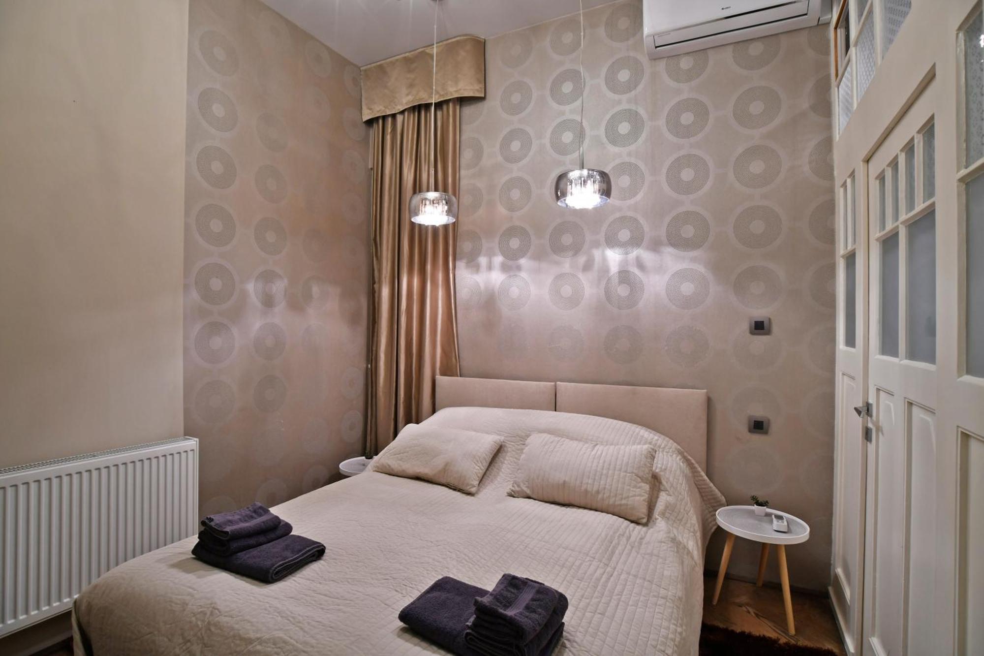 Luxuryflat Near Centre On118 Sqm, 3Br,2Bth,8Bed,Ac Apartment Budapest Bagian luar foto
